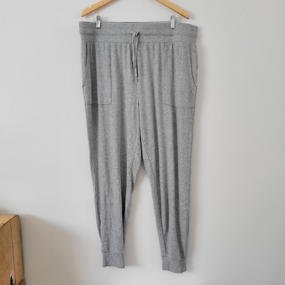 Joe Fresh + High rise Joggers - Picture 4 of 8